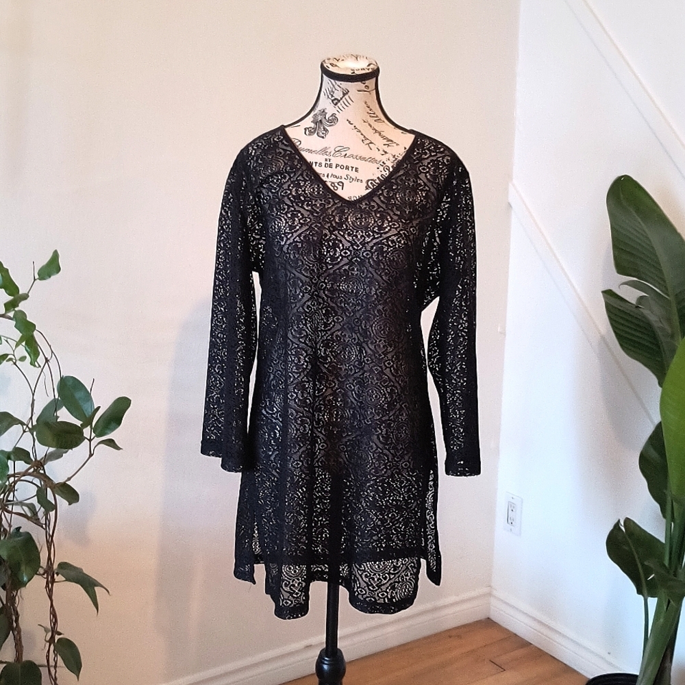 Mario Serrani Black Lace Midi dress. Size large. Great condition.